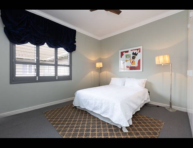 2 BEDROOM APARTMENT TO LET IN SEA POINT
